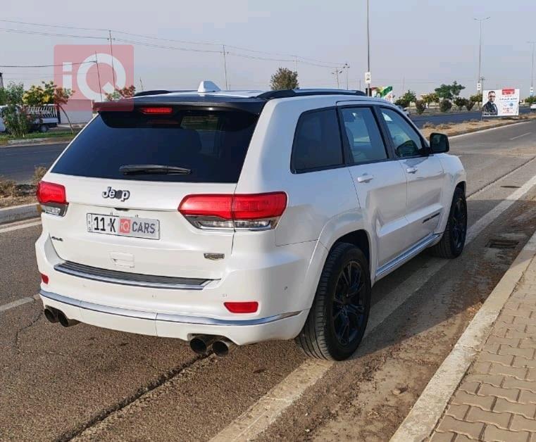 جیپ گراند شیرۆکی